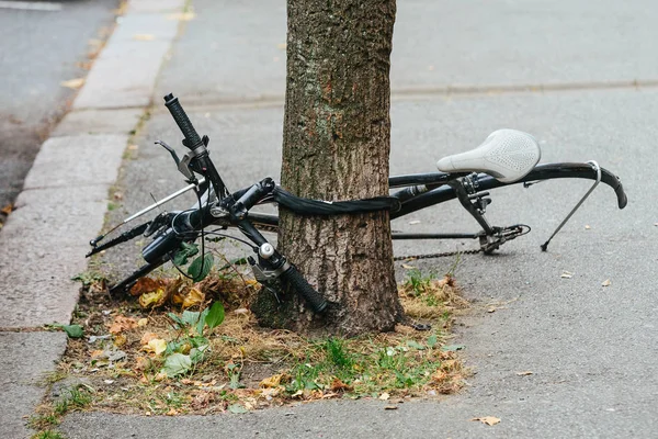 通りに壊れた自転車 — ストック写真