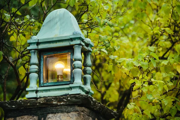 Linterna de madera retro — Foto de Stock