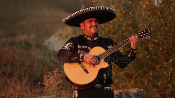 Mexican Male Musician on the coast — Stock Video