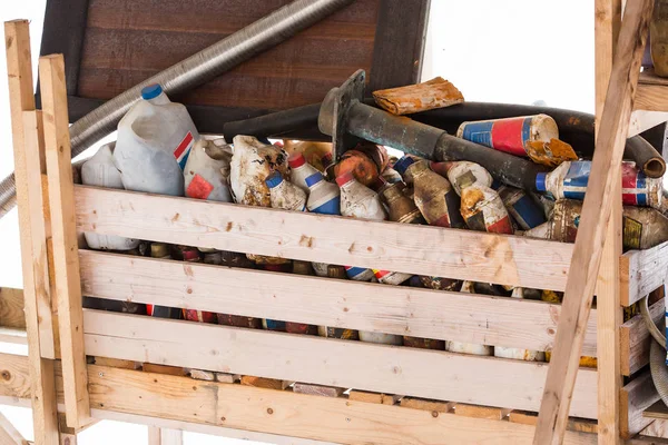 Réparation de vieux bateau de pêche en bois — Photo