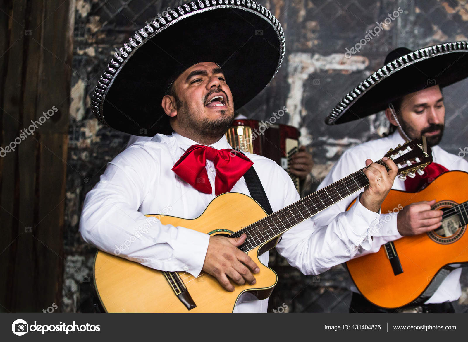 марьячи в мехико. мексиканцы музыканты. испанские мариачи. мариачи мексика. музыканты в сомбреро 7 букв.