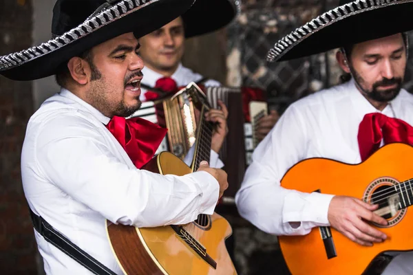 Mexikanische Musiker im Studio — Stockfoto