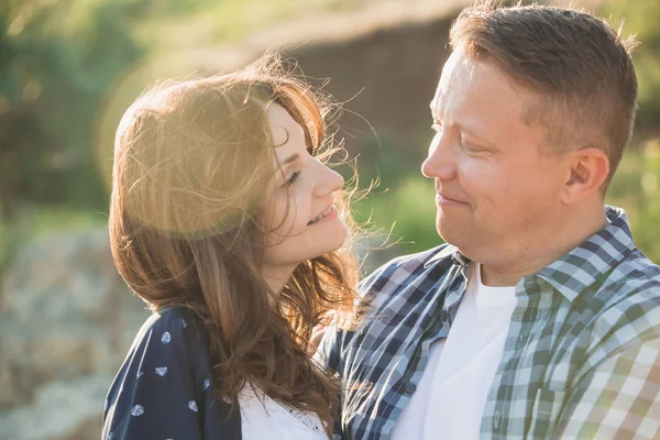 Volwassen man en vrouw — Stockfoto