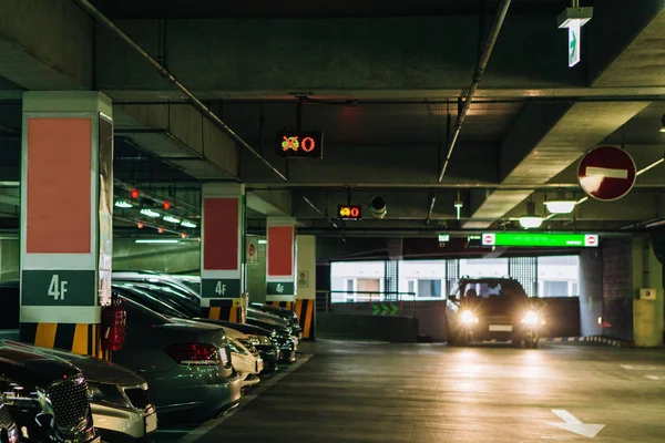Inteligentne parking samochodowy — Zdjęcie stockowe