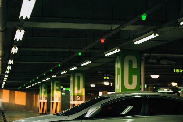 Smart car parking — Stock Photo, Image