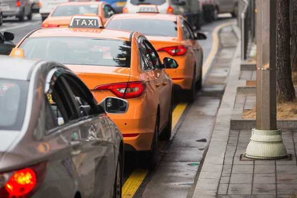 Parada de taxis en fila —  Fotos de Stock