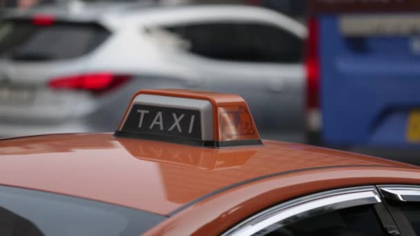 The roof of Taxi  close up — Stock Video