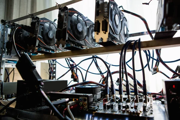 Computadora para minería Bitcoin —  Fotos de Stock