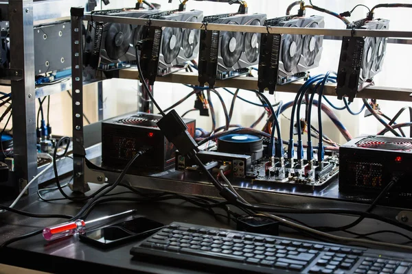 Számítógép bitcoin bányászat — Stock Fotó