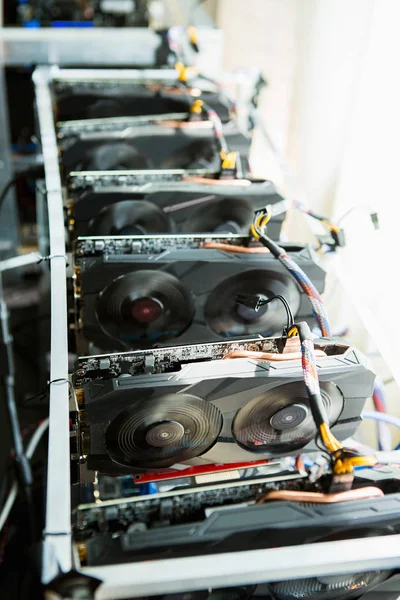 Computador para mineração Bitcoin — Fotografia de Stock