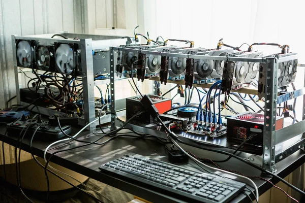 Computer for bitcoin mining — Stock Photo, Image