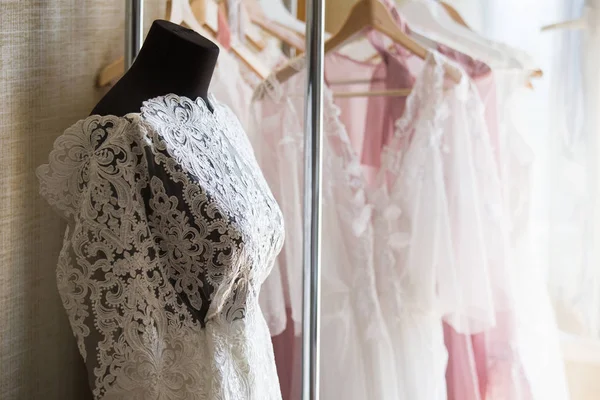 Ontwerper lace jurken — Stockfoto