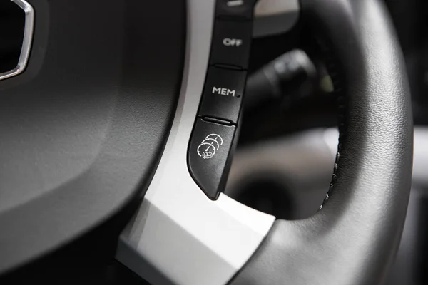 Botões de comando no volante — Fotografia de Stock