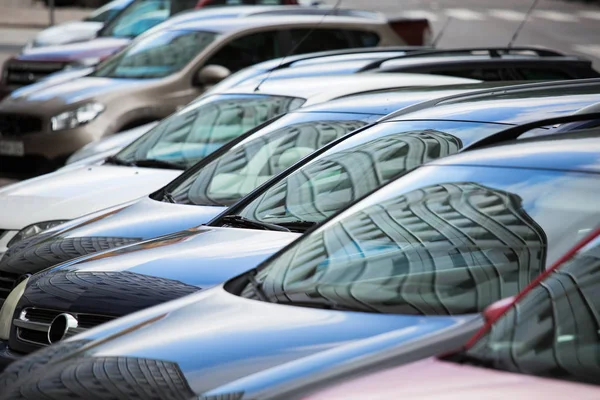 Parking fila de coches . — Foto de Stock