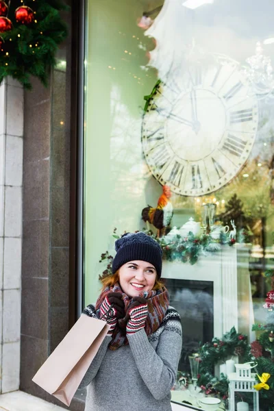 Woman with christmas gifts — Stock Photo, Image