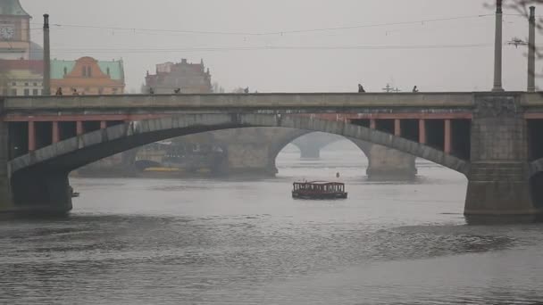 Pleasure boat floating on Vltava River — Stock Video