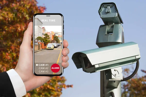 Câmera de vigilância de controle remoto — Fotografia de Stock