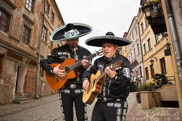 Musicisti messicani mariachi — Foto Stock