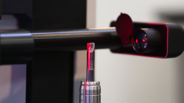 Automatische Laser Machine Voor Nauwkeurige Meting Van Gedeeltelijk Grootte Kwaliteit — Stockvideo
