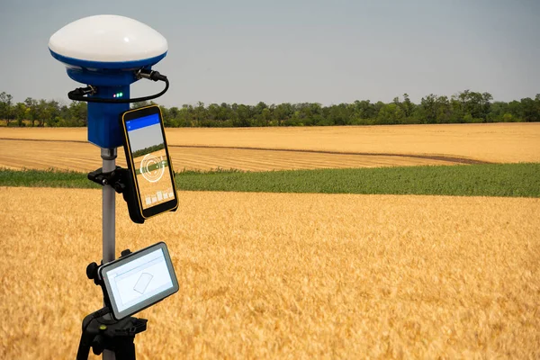 フィールド面積と位置を測定するためのデバイス 精密農業システム — ストック写真