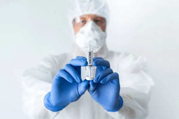 Arzt Mit Einer Spritze Mit Der Aufschrift Impfung Coronavirus Impfung — Stockfoto