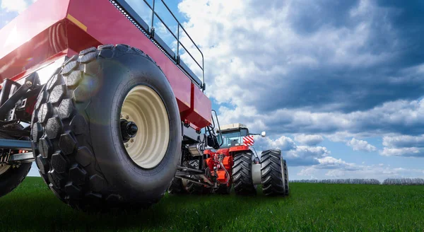 Achteraanzicht Van Trekker Landbouwgebied — Stockfoto