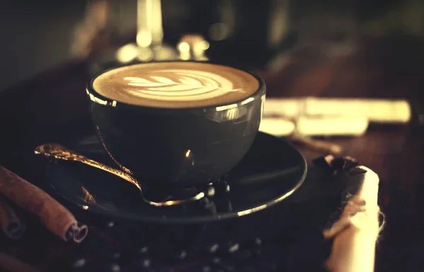 kahve latte sanat vintage ahşap tablo ile