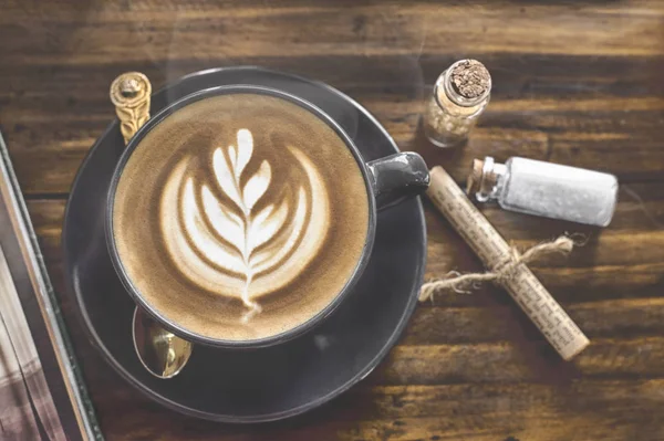 kahve latte sanat vintage ahşap tablo ile