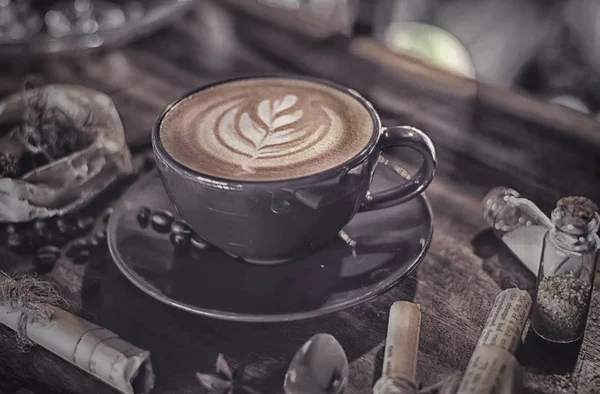 kahve latte sanat vintage ahşap tablo ile