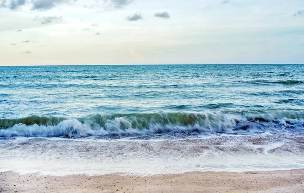 günbatımı zaman, sörf gün Beach'de.