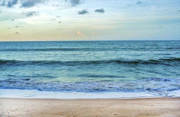 günbatımı zaman, sörf gün Beach'de.