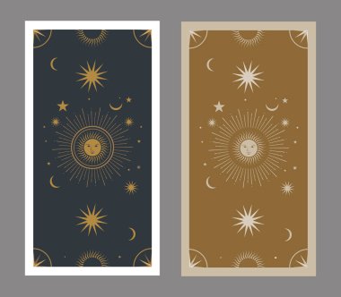 Tarot kartının arkasında yıldızlar, güneş ve ay var. Özgün arkaplan