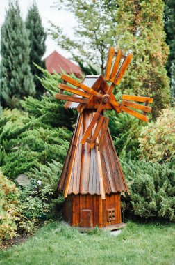 Dekoratif ahşap fırıldak