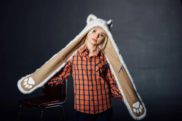 Beautiful sexy girl wearing white fur hat — Stock Photo, Image