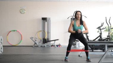 şirin kız bacak egzersizleri yapmak uygun