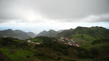 Anaga Doğal Parkı 'ndaki dağ sırası Tenerife, Kanarya Adaları, İspanya