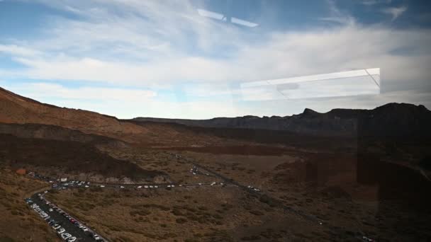 Teide Cableway - via aérea que sobe o vulcão Teide, pico mais alto da Espanha — Vídeo de Stock