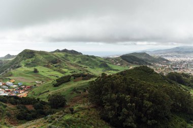 Anaga Doğal Parkı 'ndaki dağ sırası Tenerife, Kanarya Adaları, İspanya