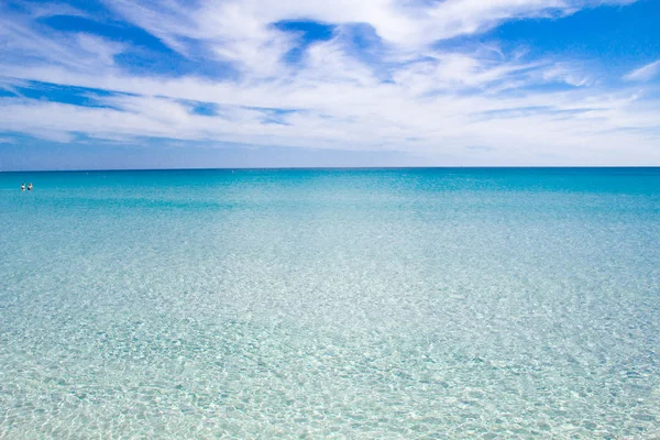 Białej, piaszczystej plaży La Cinta, Sardynia, Włochy — Zdjęcie stockowe