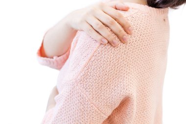 Sağlık ve problem kavramı - mutsuz kadın evde boyun veya omuz ağrısı acı