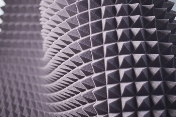 Ses geçirmez poliüretan köpük panelinin deseni. siyah geometrik arkaplan — Stok fotoğraf