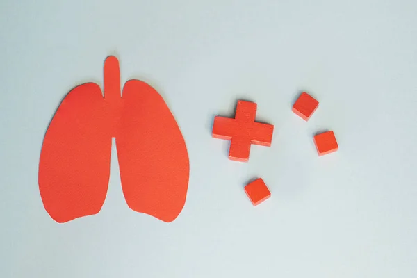 Lungenheiltherapie medizinisches Konzept. Lungenoperation Puzzle-Konzept von Atemwegserkrankungen, Lungenentzündung, Tuberkulose, Bronchitis, Asthma, Lungenabszess — Stockfoto