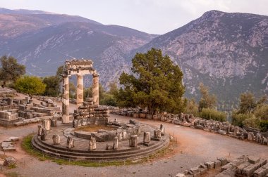 Anlaşılmaz Tholos, Delphi, Yunanistan 