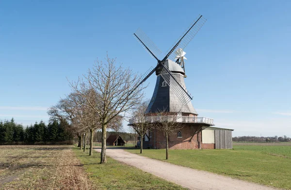 Molino de viento histórico en Alemania — Foto de Stock