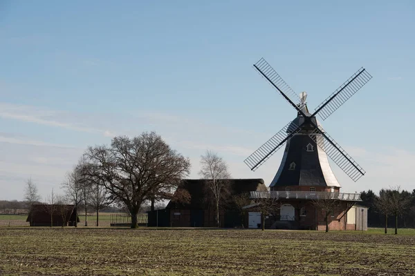 Moinho de vento histórico na Alemanha — Fotografia de Stock