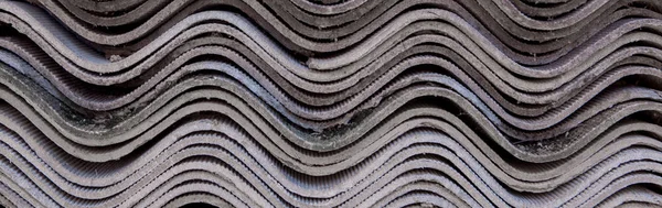 Gri arka plan eski özel ev kapağında çatı