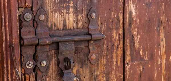 Zrezivělý Zámek Dveří Kapka Hnědé Dveře — Stock fotografie