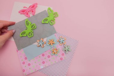 Scrapbooking, yaratıcı karışıklık için ayarlayın. Viski Scrapbooking.Pink arka planı için