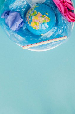 Plastik poşet kullanımını azaltma kavramı: Modellenmiş küreler güneştir