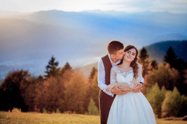 Sunset Romantik Evli Çiftte Gelin ve Damat